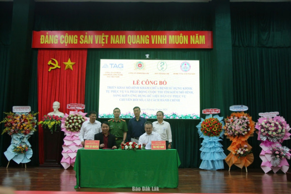 Lễ ký kết hợp đồng tại đa khoa Vùng Tây Nguyên