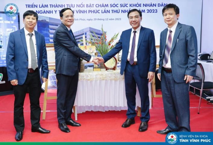 Tổ chức thành công Hội nghị toàn ngành y tế tỉnh Vĩnh Phúc và “Triển lãm thành tựu nổi bật chăm sóc sức khỏe nhân dân lần thứ nhất năm 2023” !